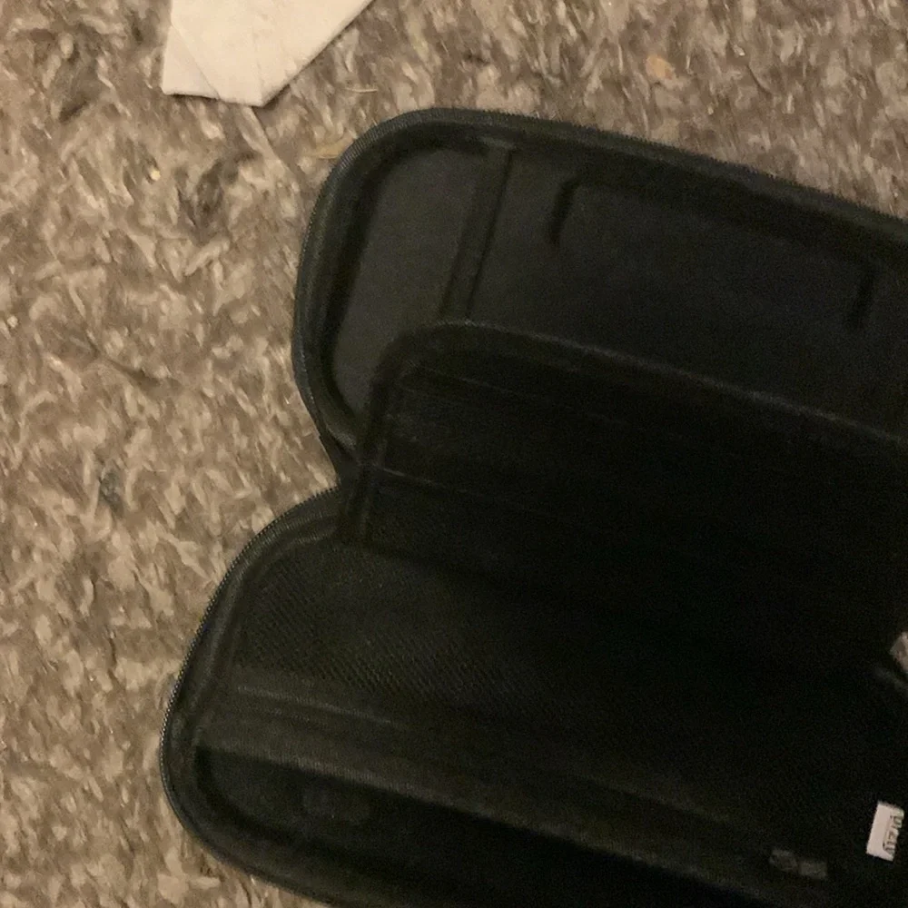 Black Nintendo case game card pockets portable